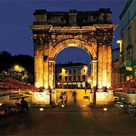 Nera Pula