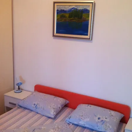 Nera Apartment *